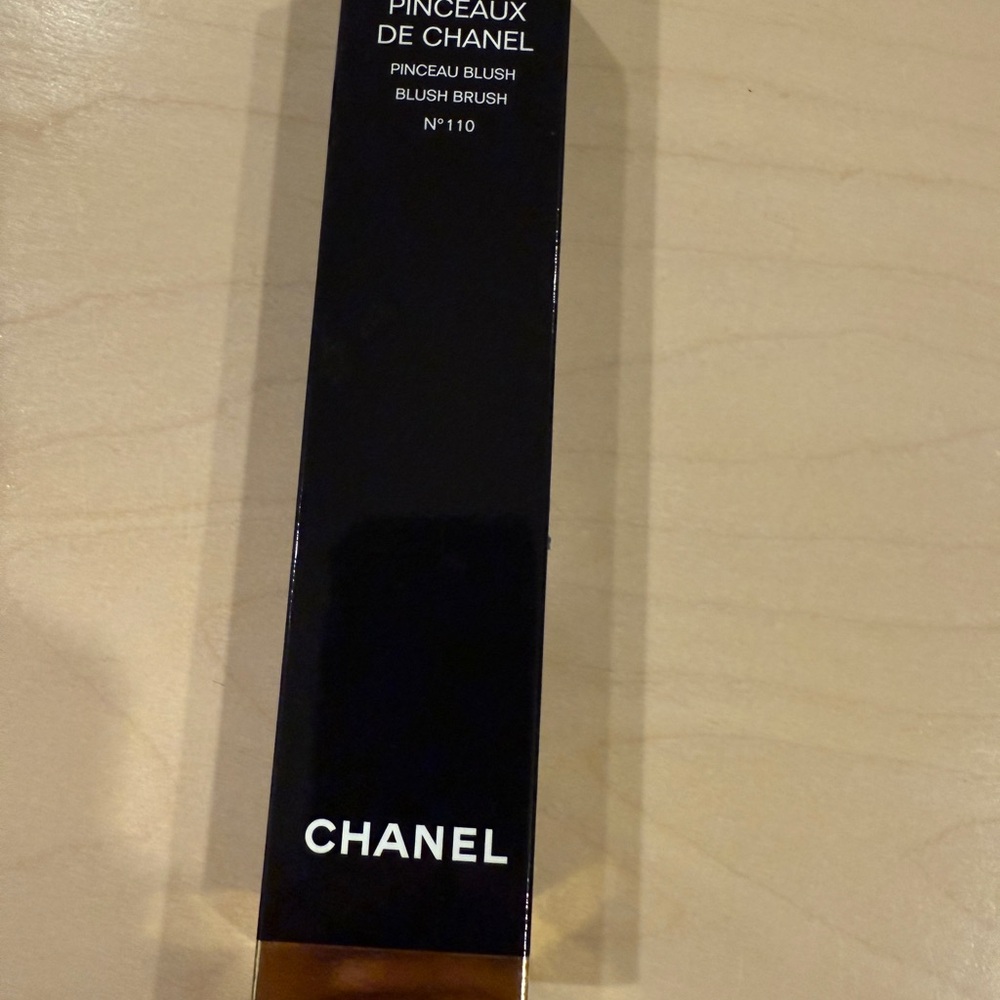 Chanel Blush Brush No. 110 (New in Box)